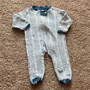 NWOT Burt Bees Organic Cotton Newborn Footie Sleeper Pajamas Blue and White